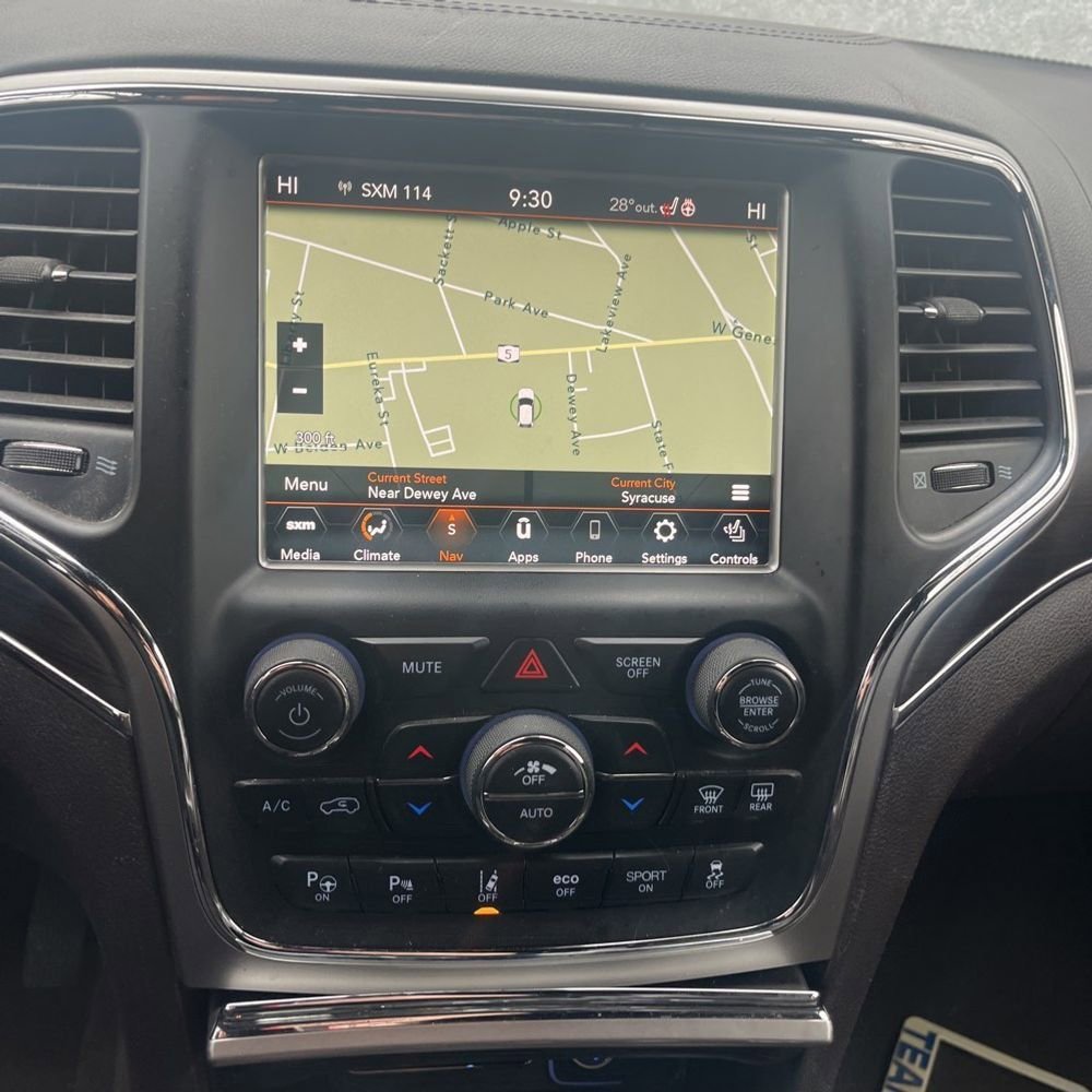 Used 2018 Jeep Grand Cherokee Overland image 12