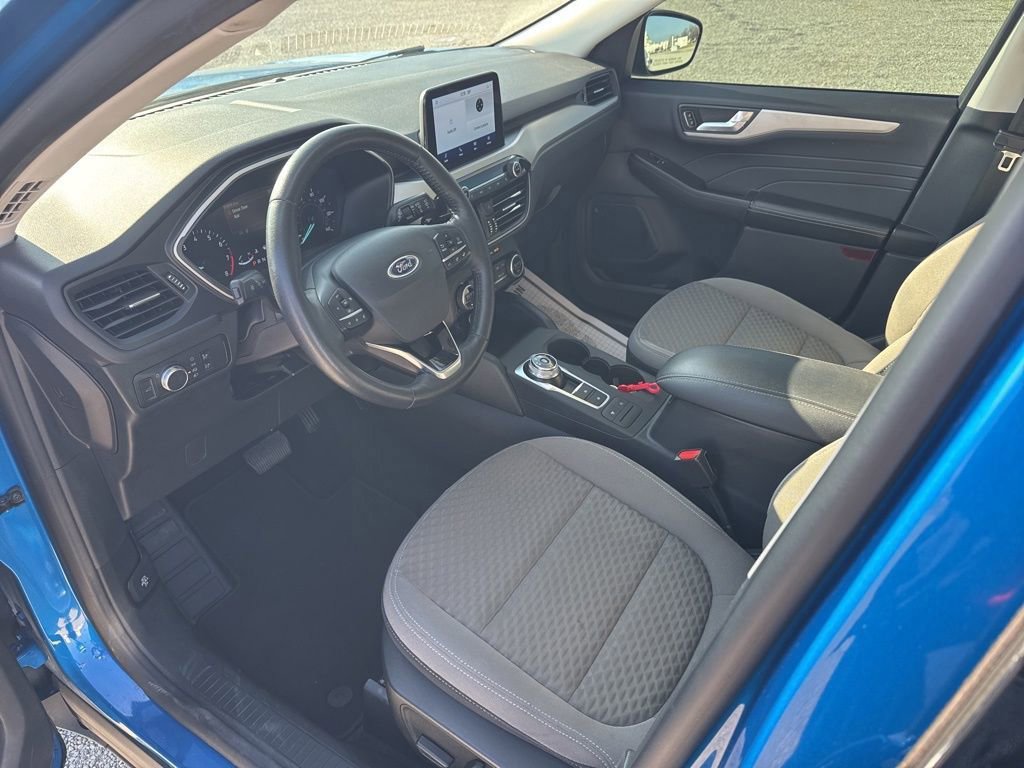 Used 2021 Ford Escape SE w/ SE Sport Appearance Package image 20