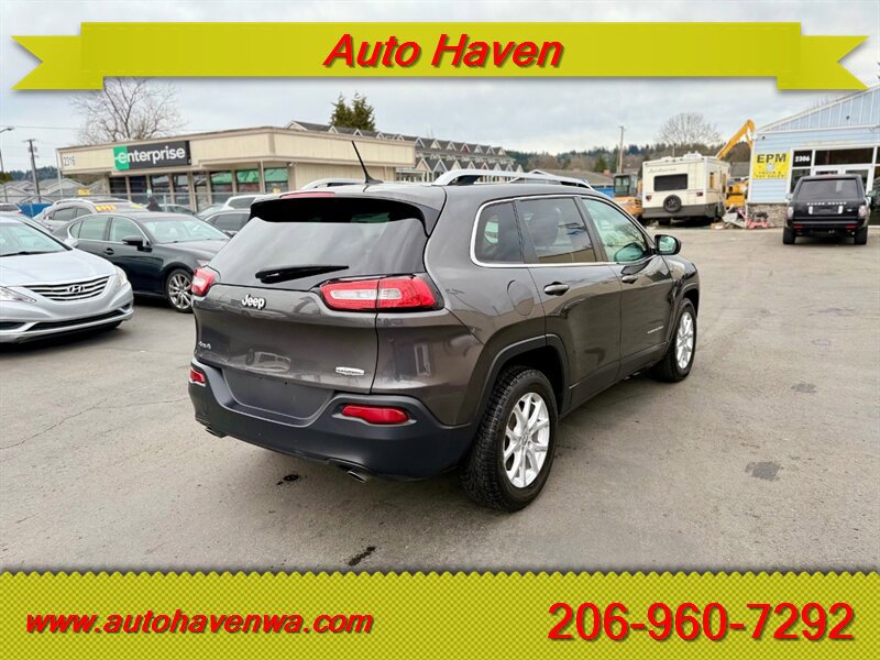 Used 2014 Jeep Cherokee Latitude w/ Cold Weather Group AWD/4WD image 5