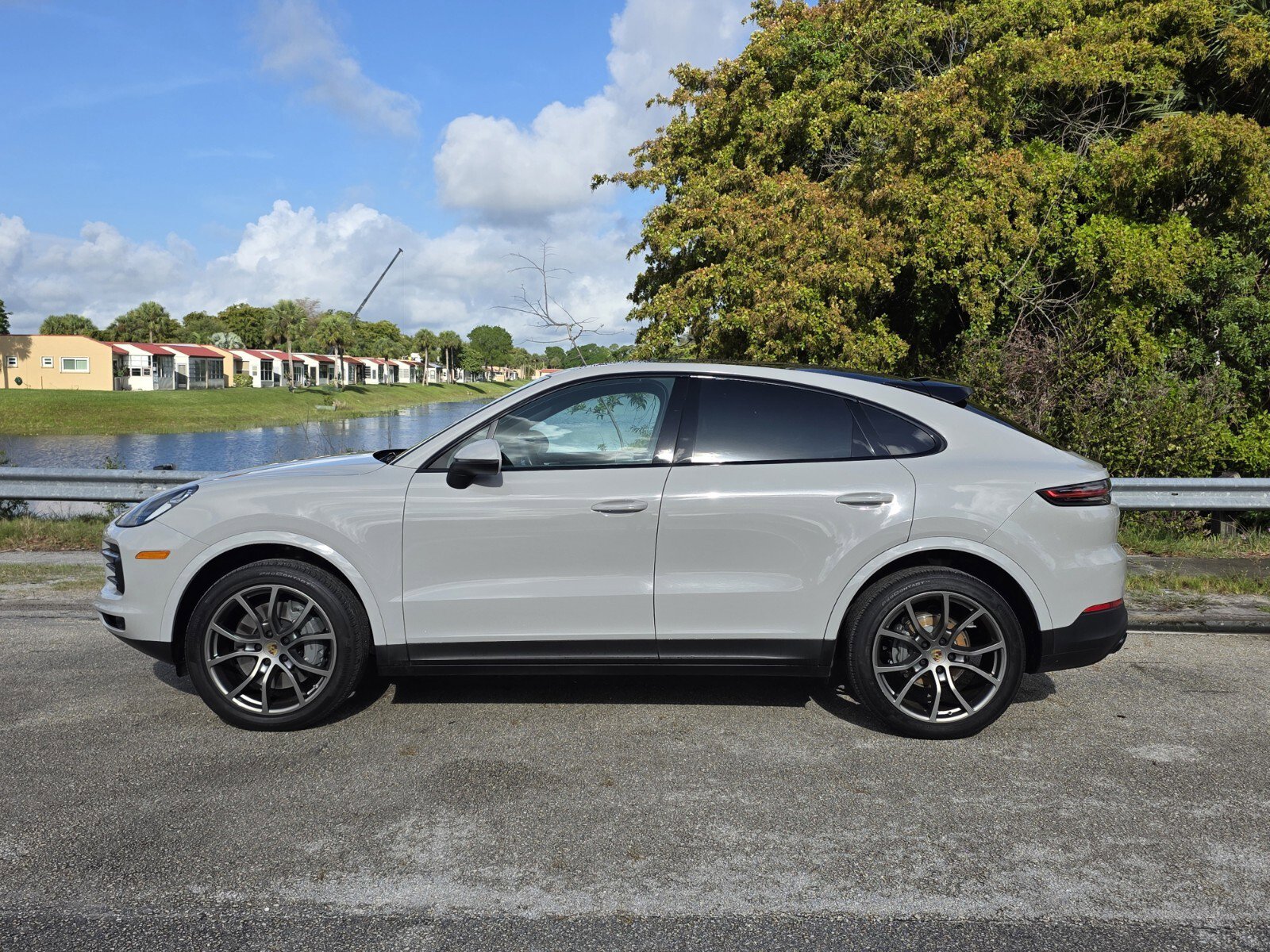 Used 2021 Porsche Cayenne S AWD/4WD image 7