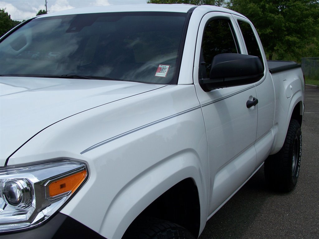 Used 2023 Toyota Tacoma SR image 15