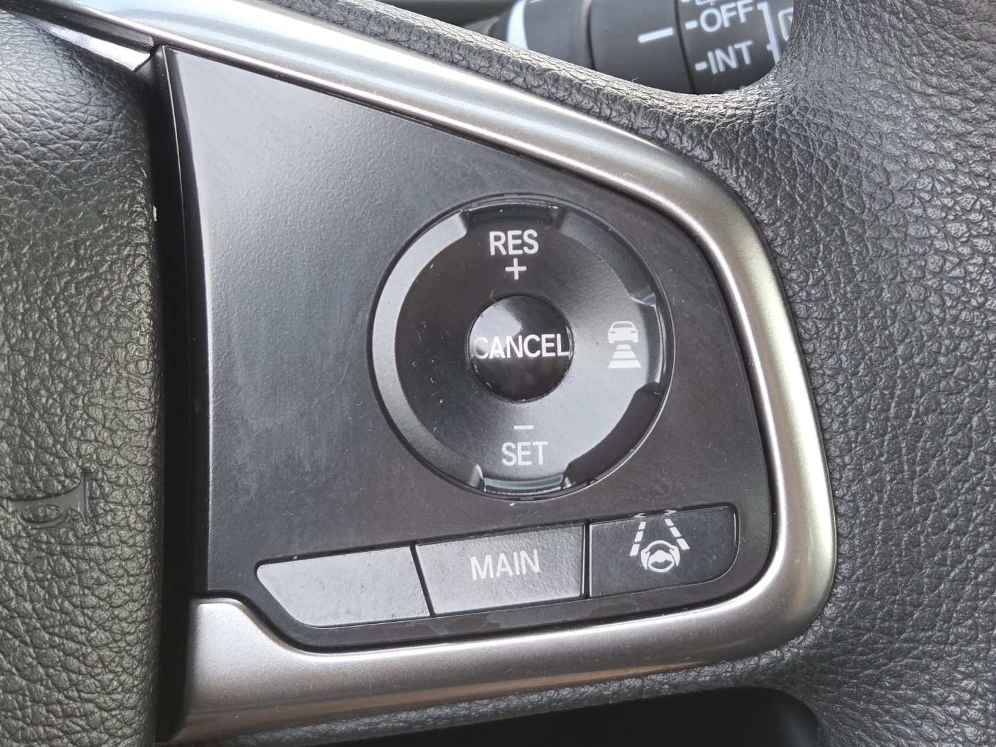 Used 2018 Honda CR-V EX image 8