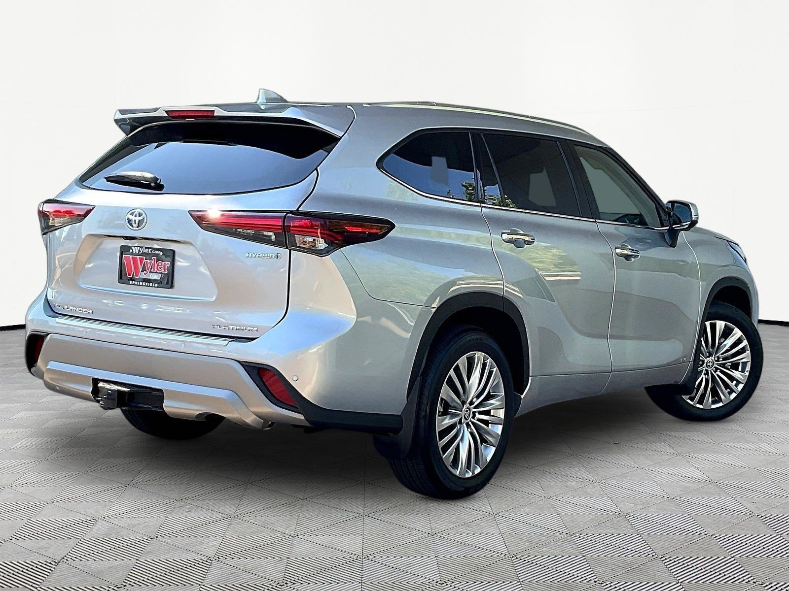 Used 2024 Toyota Highlander Platinum AWD/4WD image 6