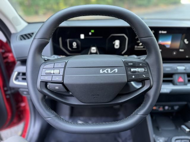 Used 2025 Kia K4 EX FWD image 3