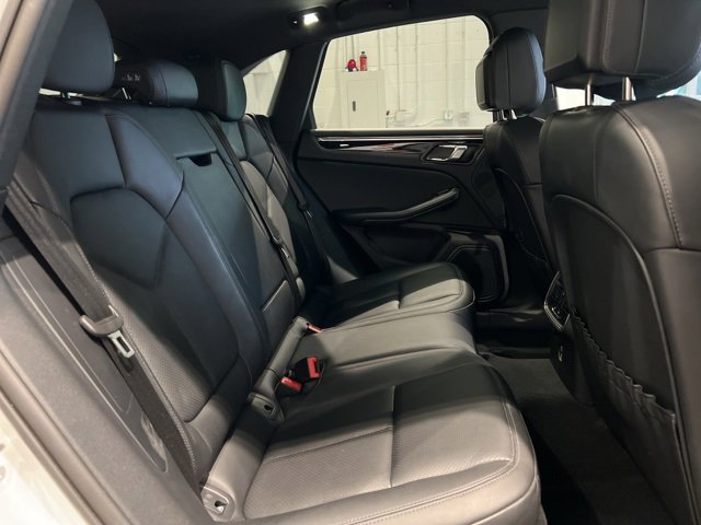 Used 2025 Porsche Macan Turbo image 34