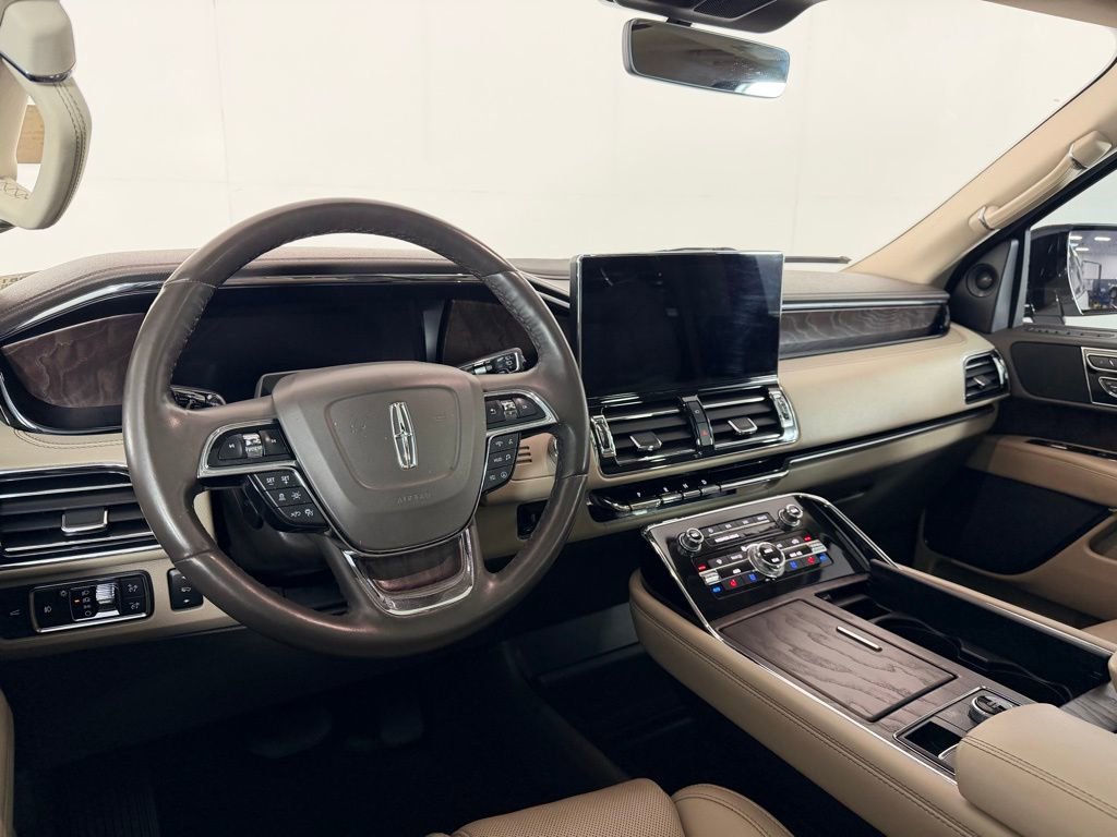 Used 2022 Lincoln Navigator L Reserve image 13