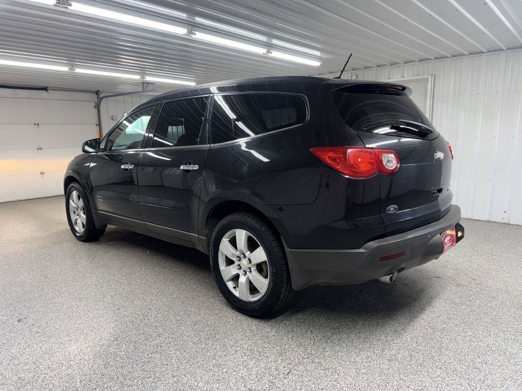 Used 2011 Chevrolet Traverse LT w/ Personal Connectivity Package FWD image 4