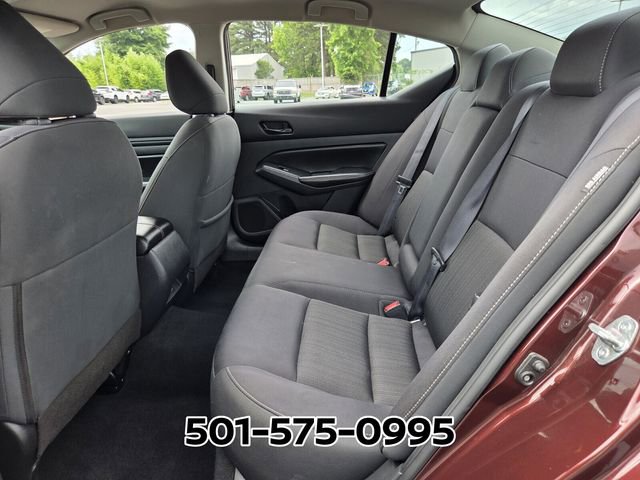 Used 2024 Nissan Altima 2.5 SV FWD image 11
