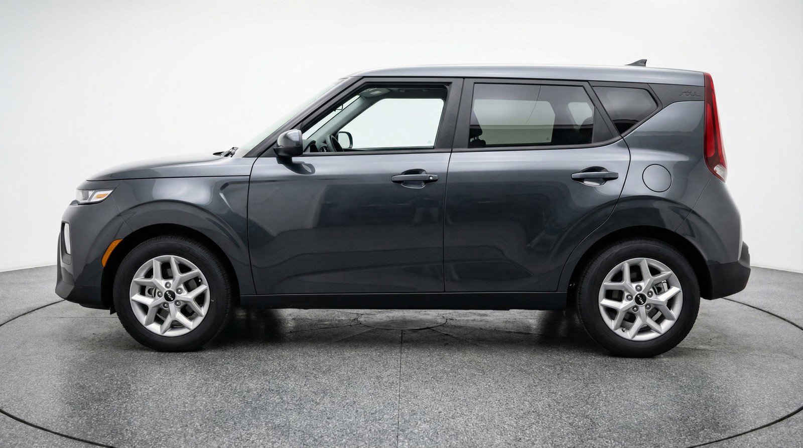 Used 2025 Kia Soul LX w/ LX Technology Package image 5
