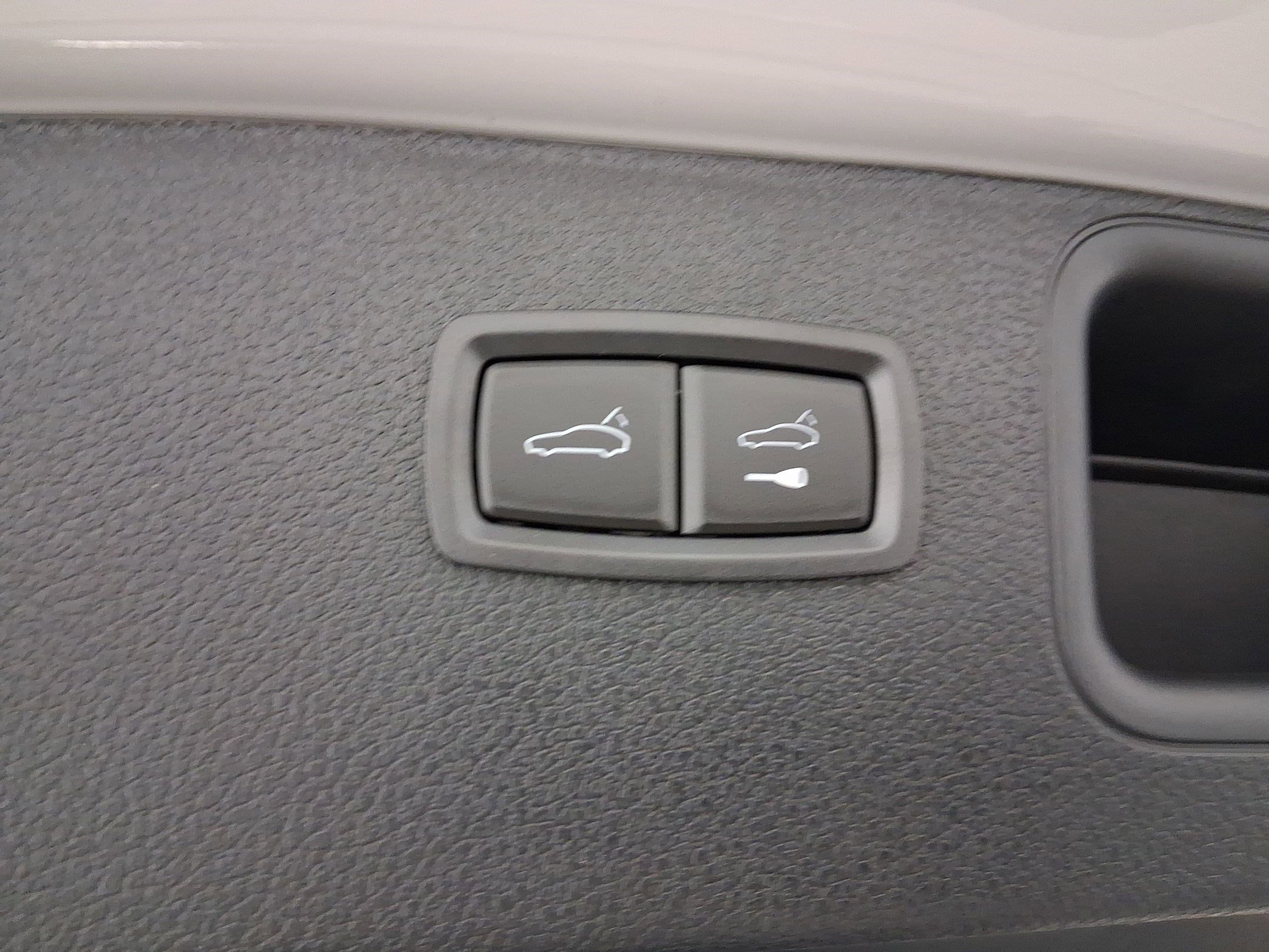 Used 2026 Porsche Macan image 33