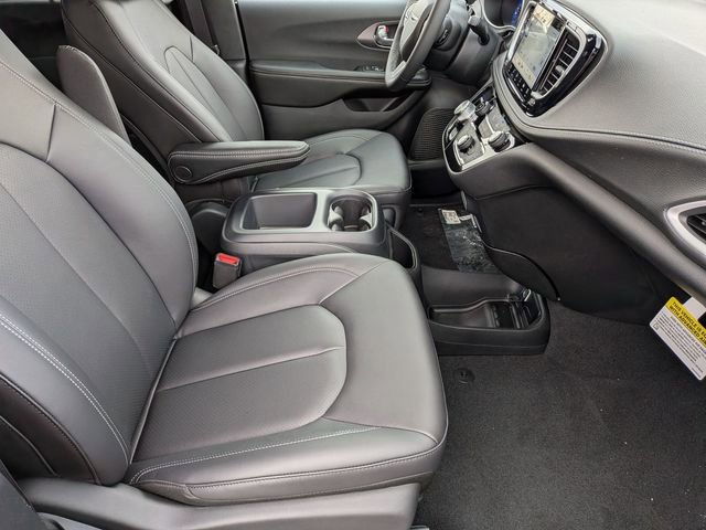 New 2026 Chrysler Pacifica Select image 29