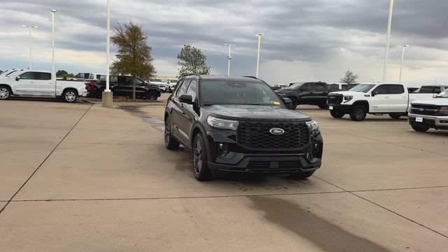 Used 2025 Ford Explorer ST-Line w/ ST-Line Street Pack AWD/4WD image 8