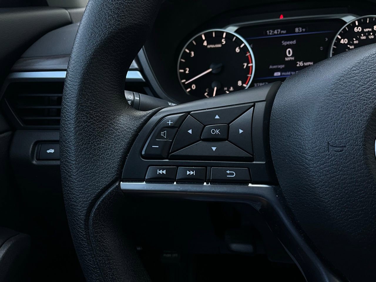 Used 2025 Nissan Altima 2.5 SV image 32