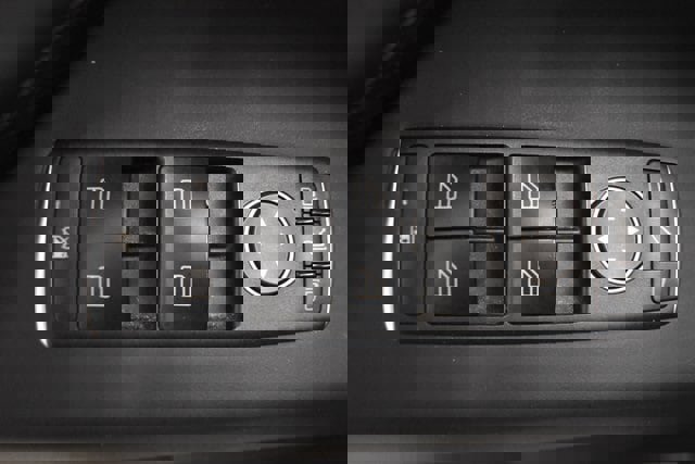 Used 2017 Tesla Model X image 23