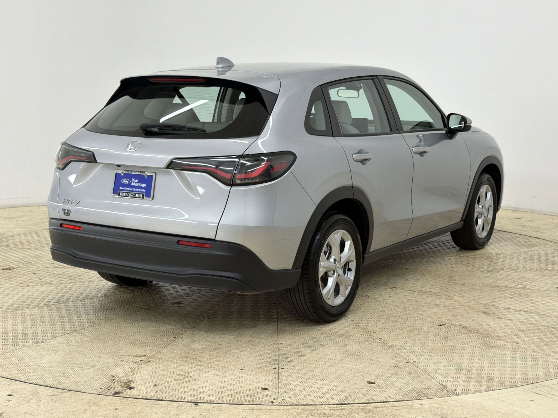 Used 2025 Honda HR-V LX image 9
