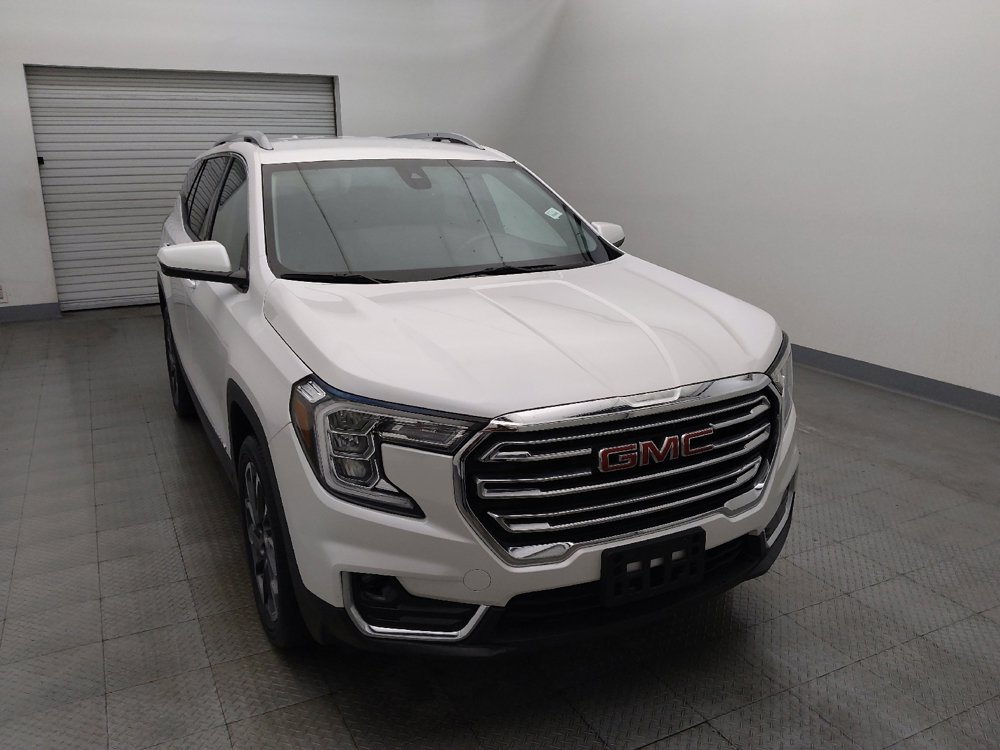 Used 2024 GMC Terrain SLT w/ LPO, Floor Liner Package image 14