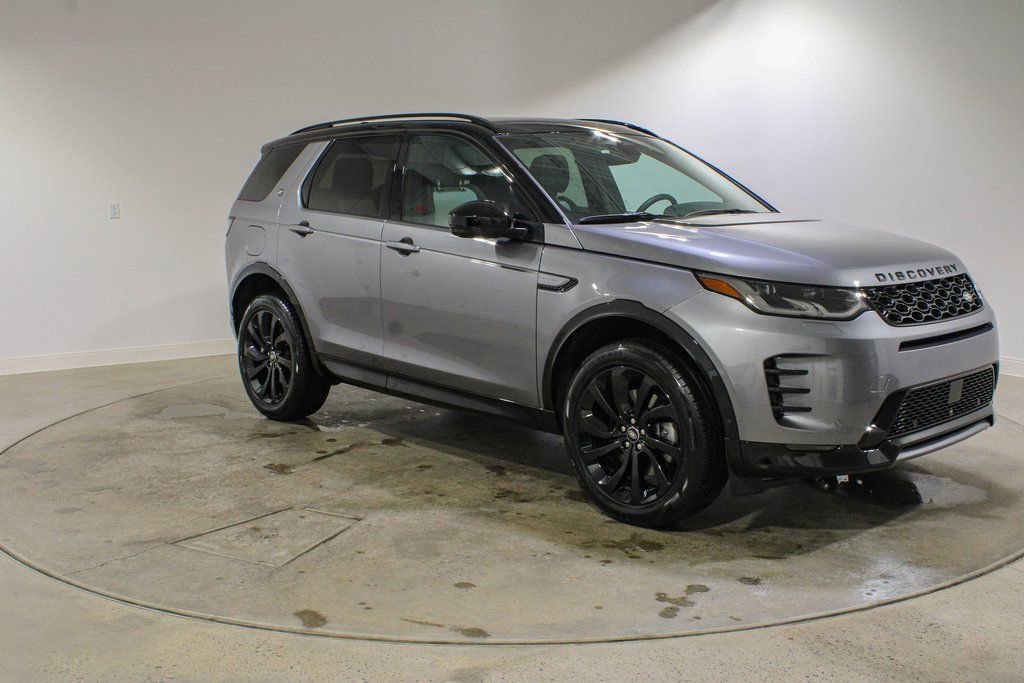 Used 2025 Land Rover Discovery Sport Dynamic SE image 7