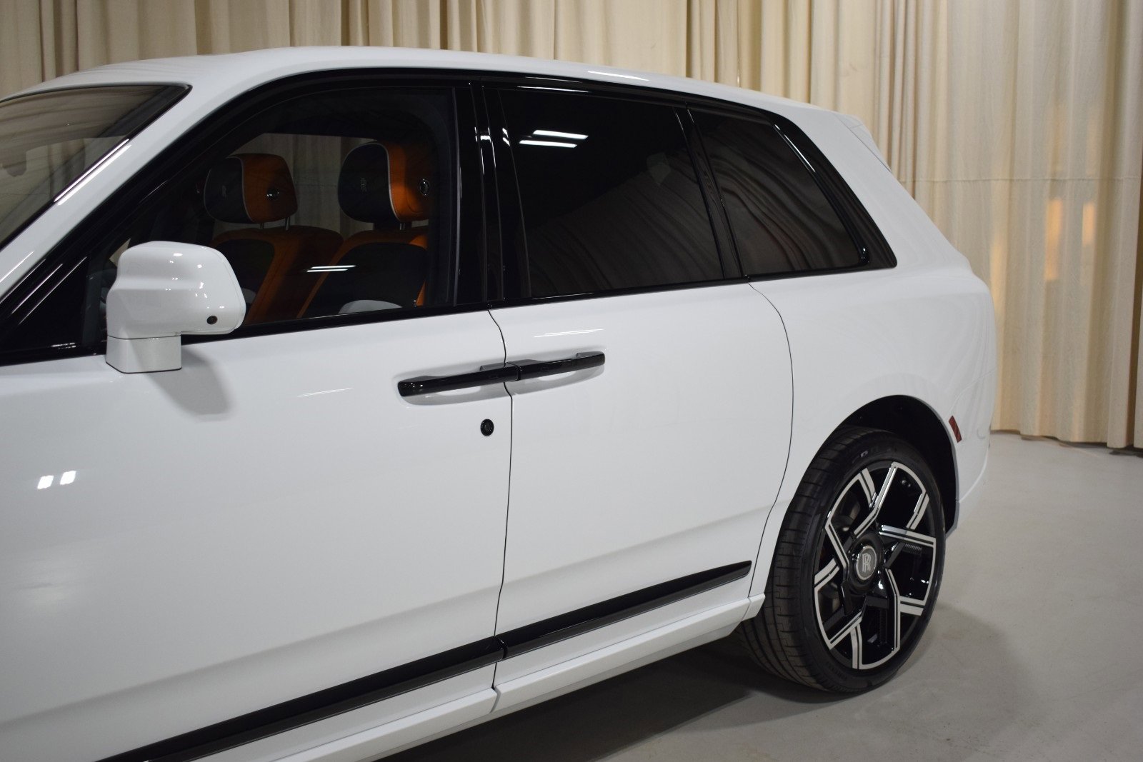 New 2026 Rolls-Royce Cullinan Black Badge image 5