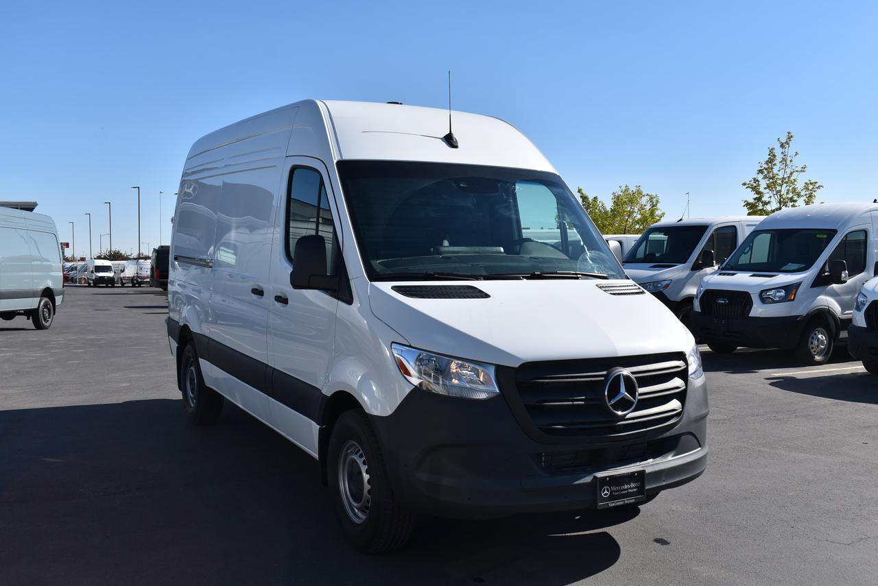 Used 2024 Mercedes-Benz Sprinter 2500 image 3