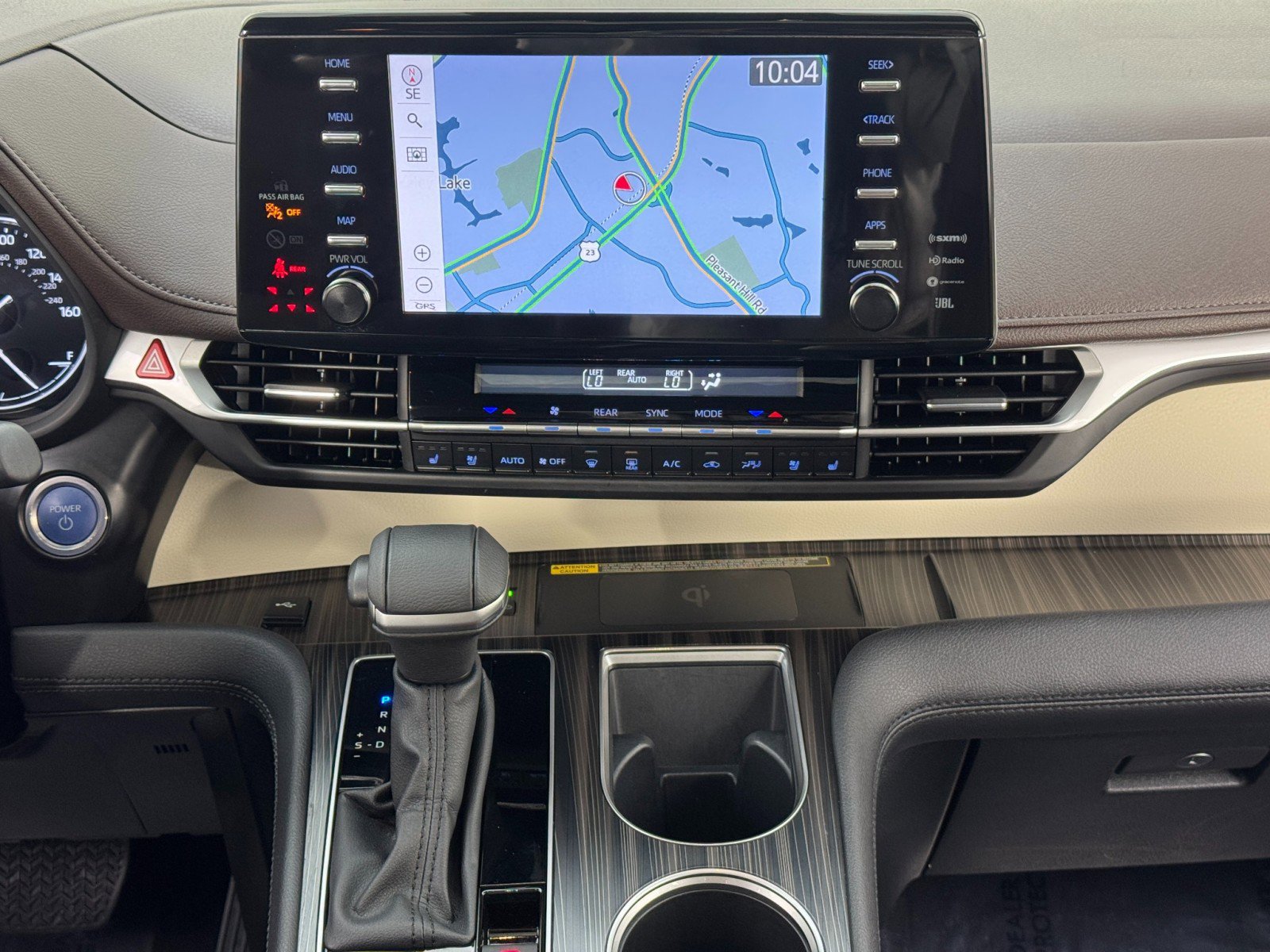 Used 2024 Toyota Sienna Platinum image 26