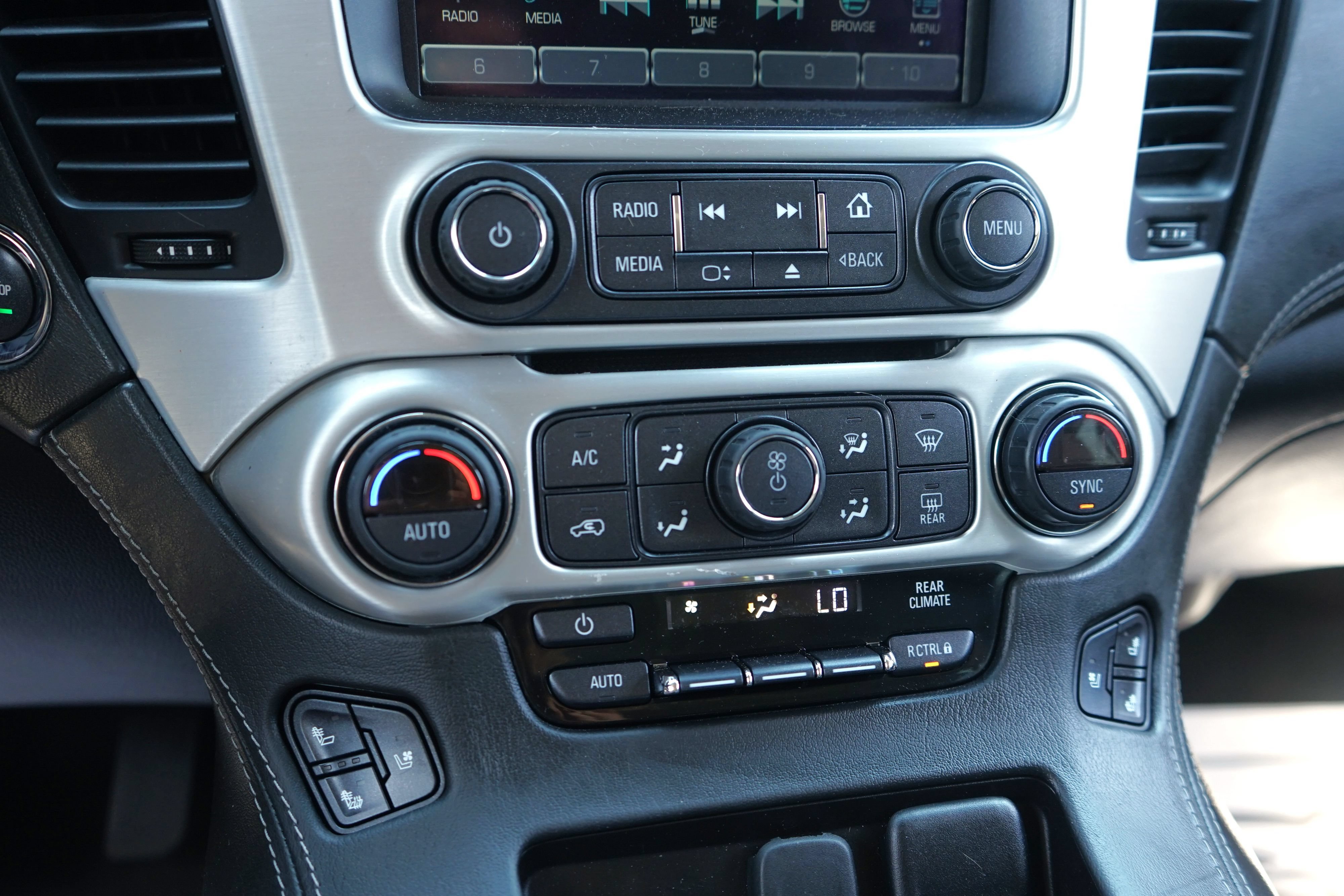 Used 2019 GMC Yukon SLT w/ Open Road Package AWD/4WD image 24