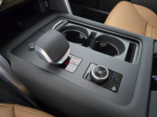 New 2026 Land Rover Discovery Limited Edition AWD/4WD image 23