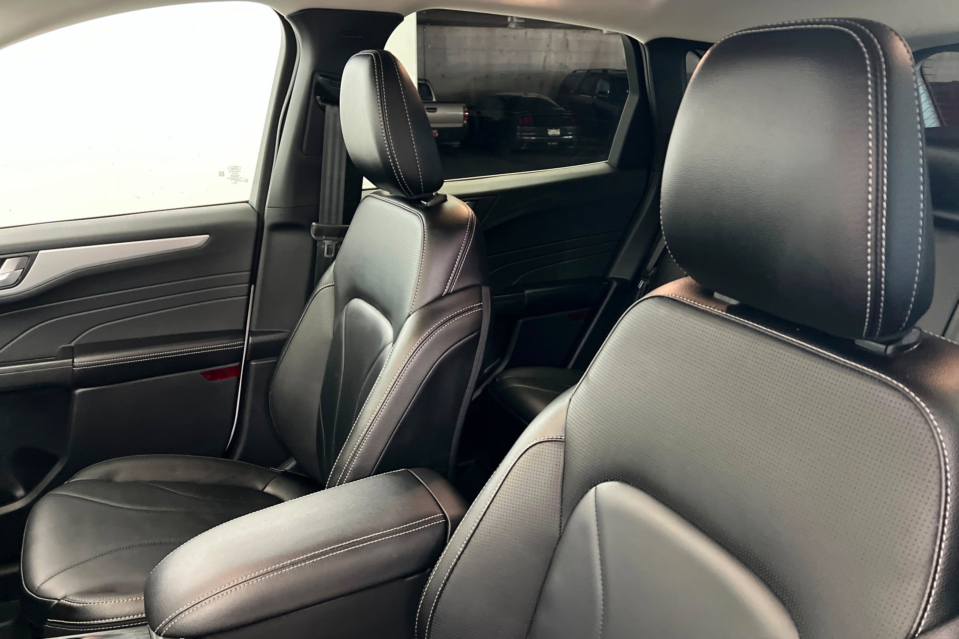 Used 2025 Ford Escape SE w/ PHEV Premium Package image 17