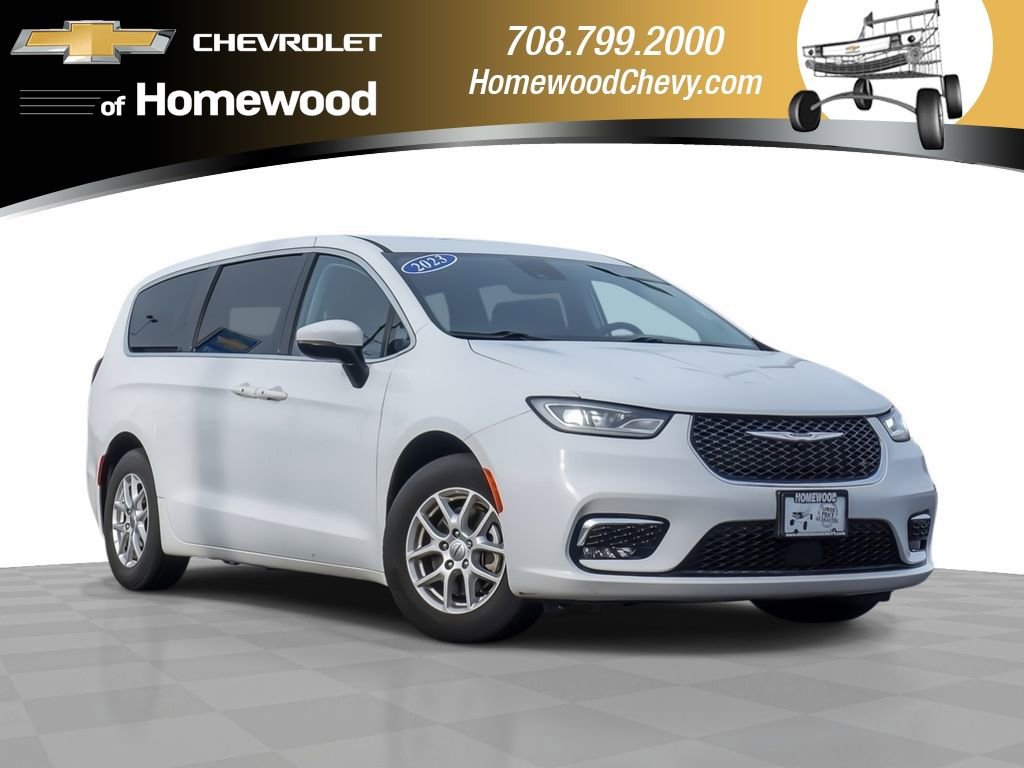 Used 2023 Chrysler Pacifica Touring-L image 1