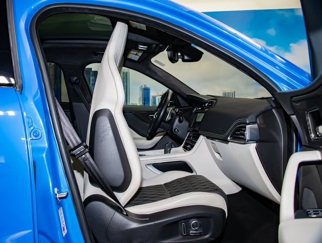 Used 2020 Jaguar F-PACE SVR image 21