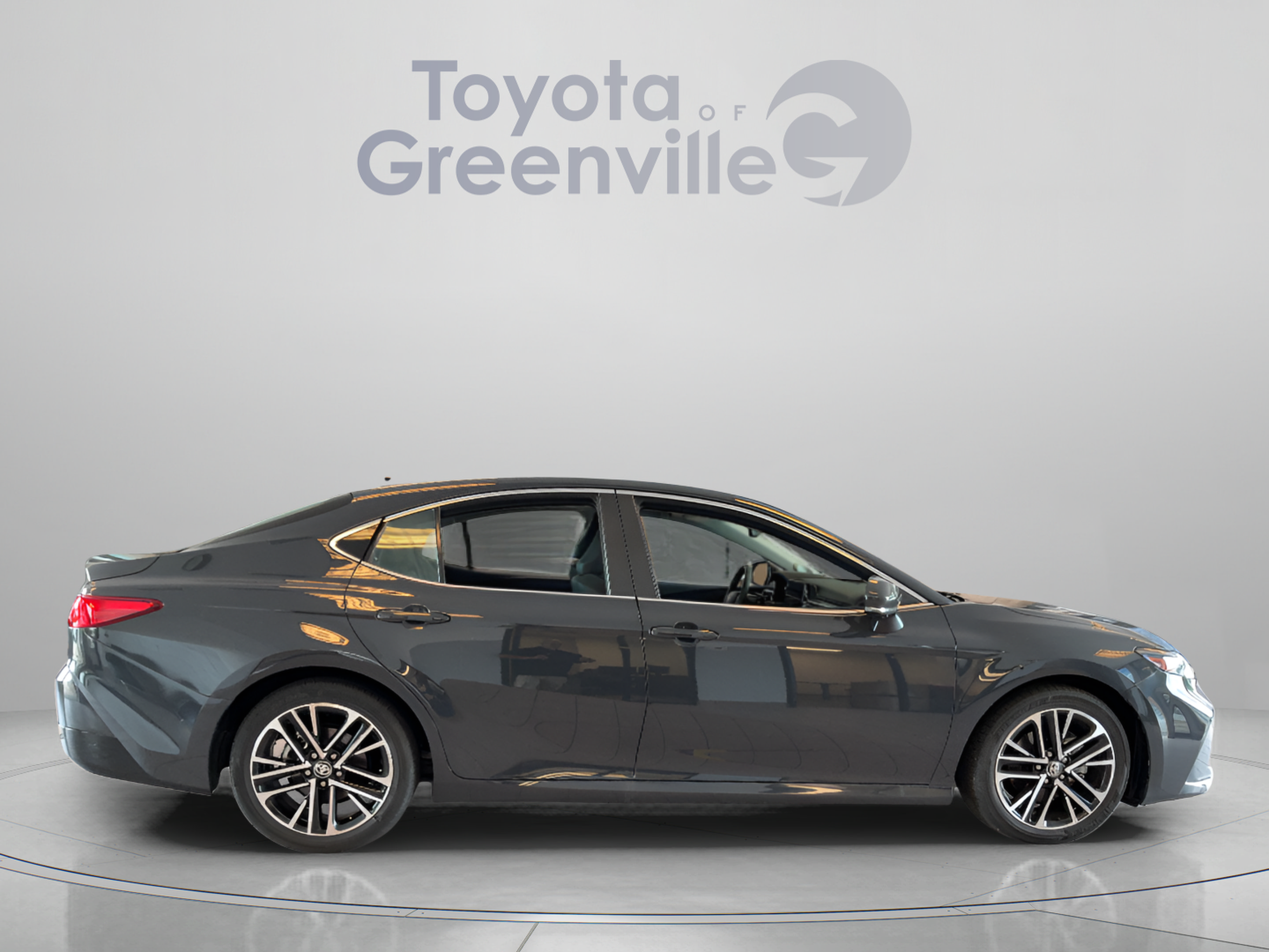 Used 2025 Toyota Camry XLE w/ Premium Plus Package FWD image 7