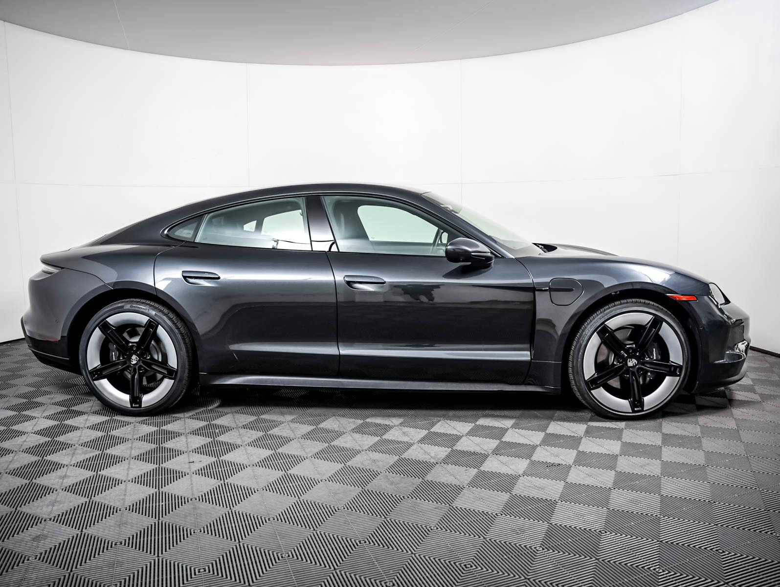 Certified 2025 Porsche Taycan RWD image 9