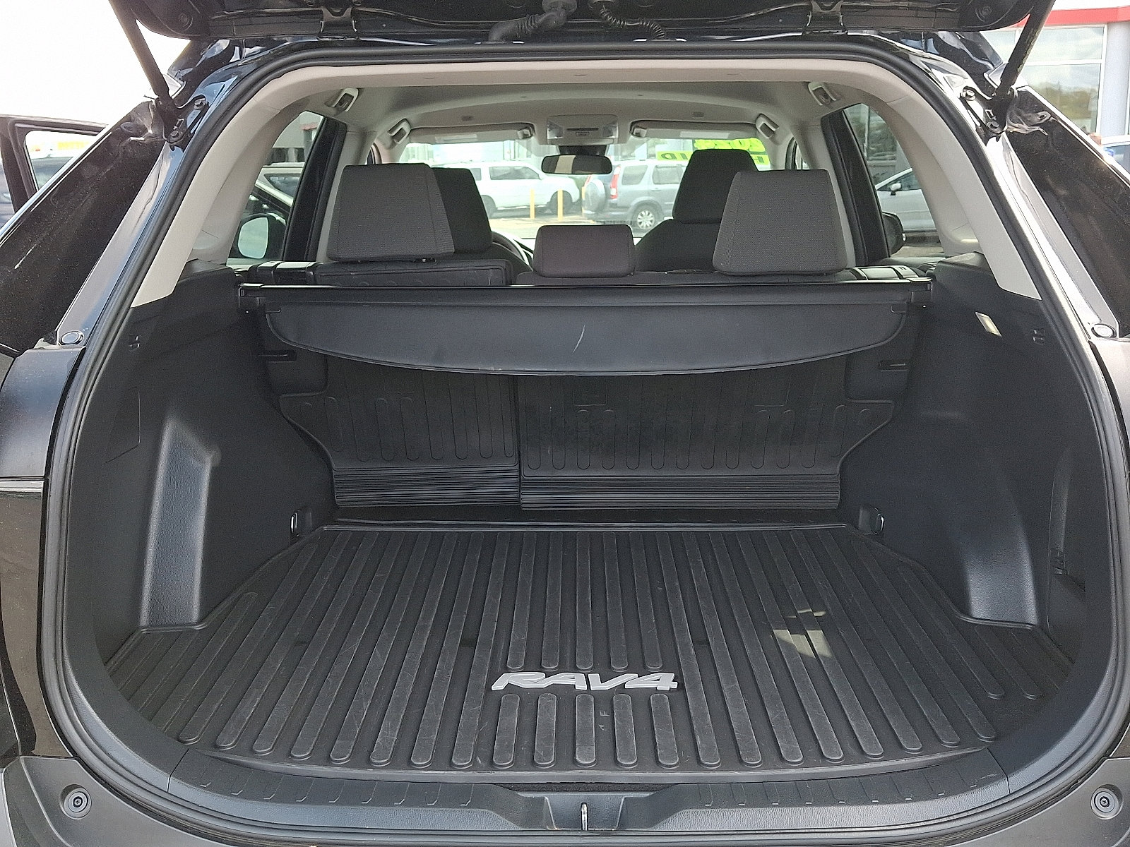Certified 2024 Toyota RAV4 XLE AWD/4WD image 28