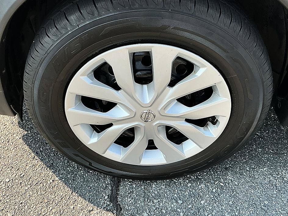 Used 2017 Nissan Rogue S AWD/4WD image 10