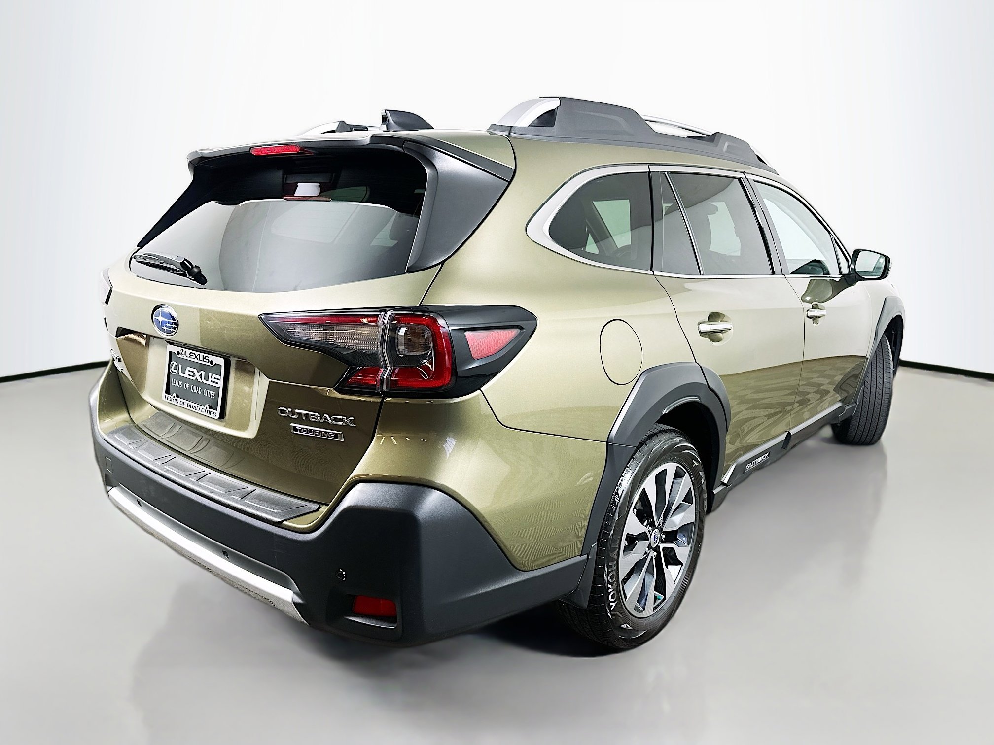 Used 2023 Subaru Outback Touring image 7
