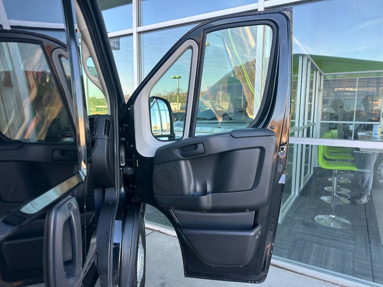 Used 2022 RAM ProMaster 2500 image 21