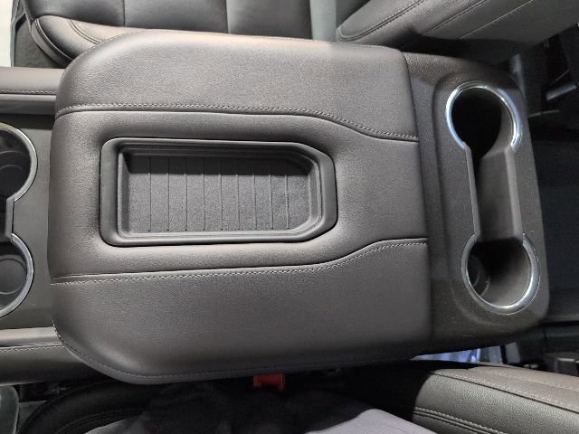 Used 2023 Chevrolet Tahoe Z71 w/ Luxury Package image 19