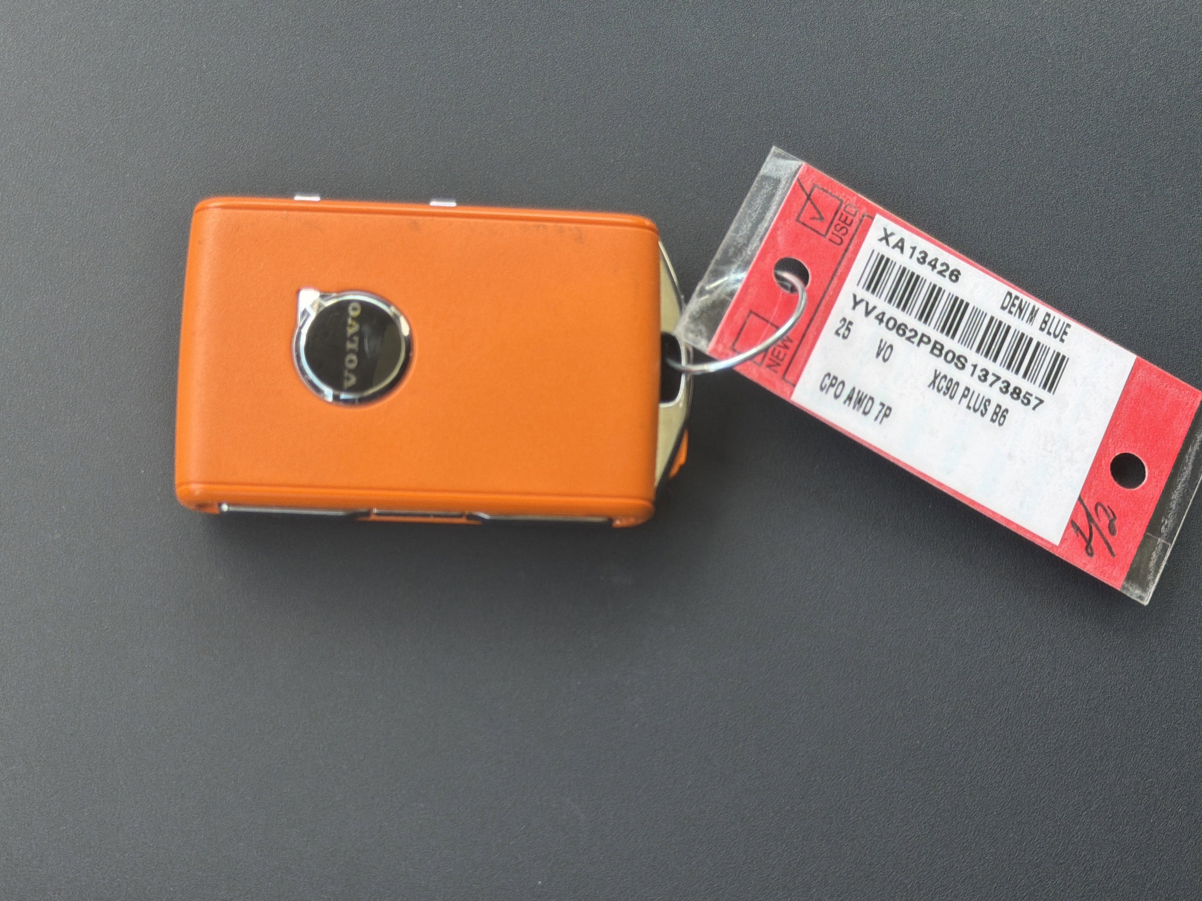 Used 2025 Volvo XC90 B6 Plus image 38