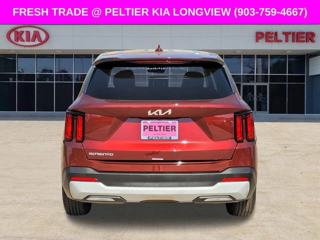 Used 2025 Kia Sorento LX image 5