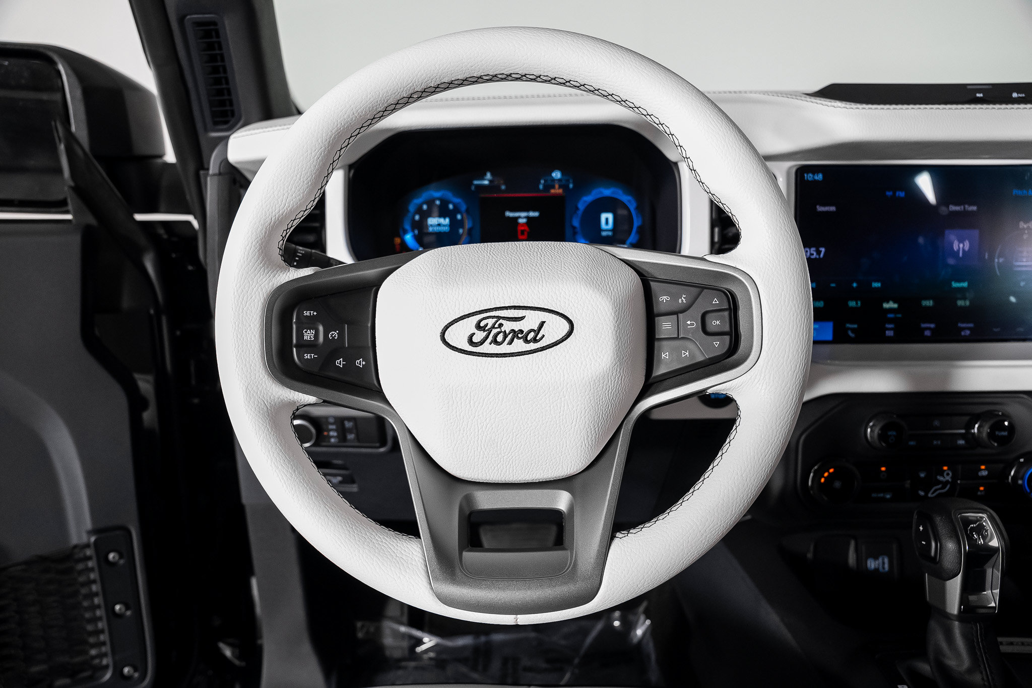 Used 2025 Ford Bronco 2-Door AWD/4WD image 39