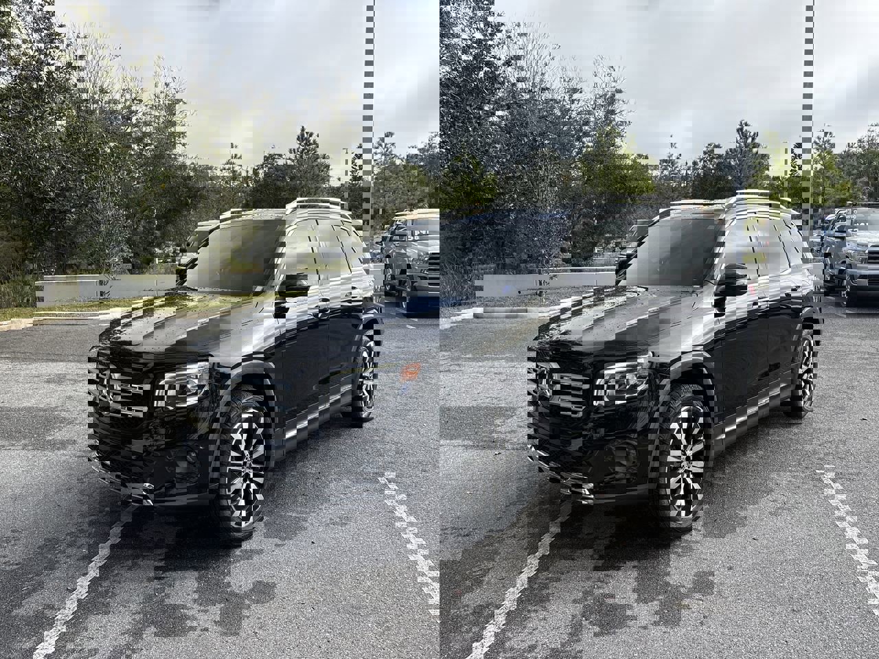 Used 2022 Mercedes-Benz GLB 250 image 2