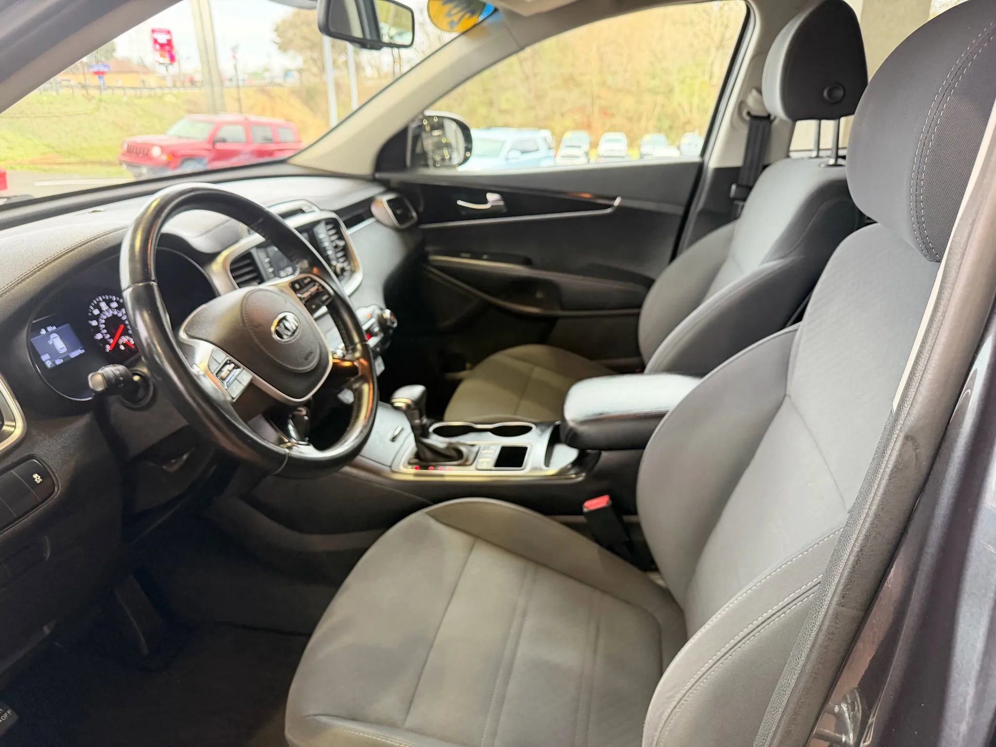 Used 2019 Kia Sorento LX w/ LX Convenience Package image 7