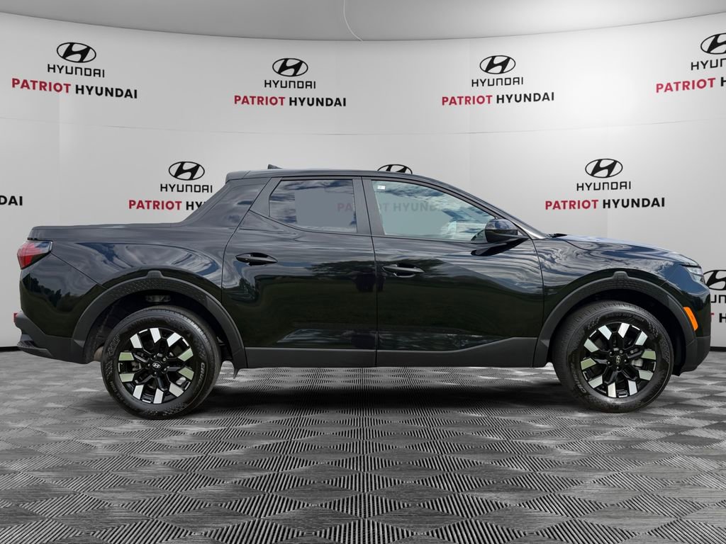 Certified 2025 Hyundai Santa Cruz SE FWD image 2
