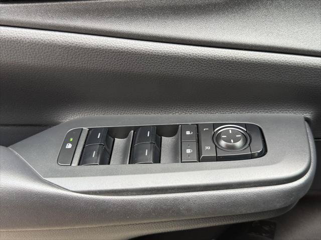 Certified 2025 Toyota Prius Plug-In Hybrid FWD image 21