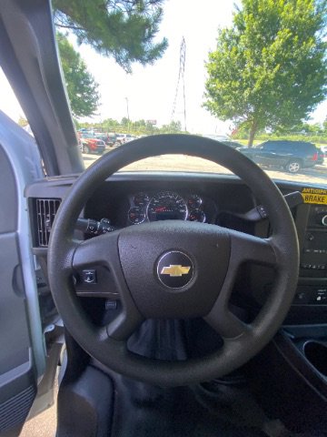 Used 2018 Chevrolet Express 2500 image 23