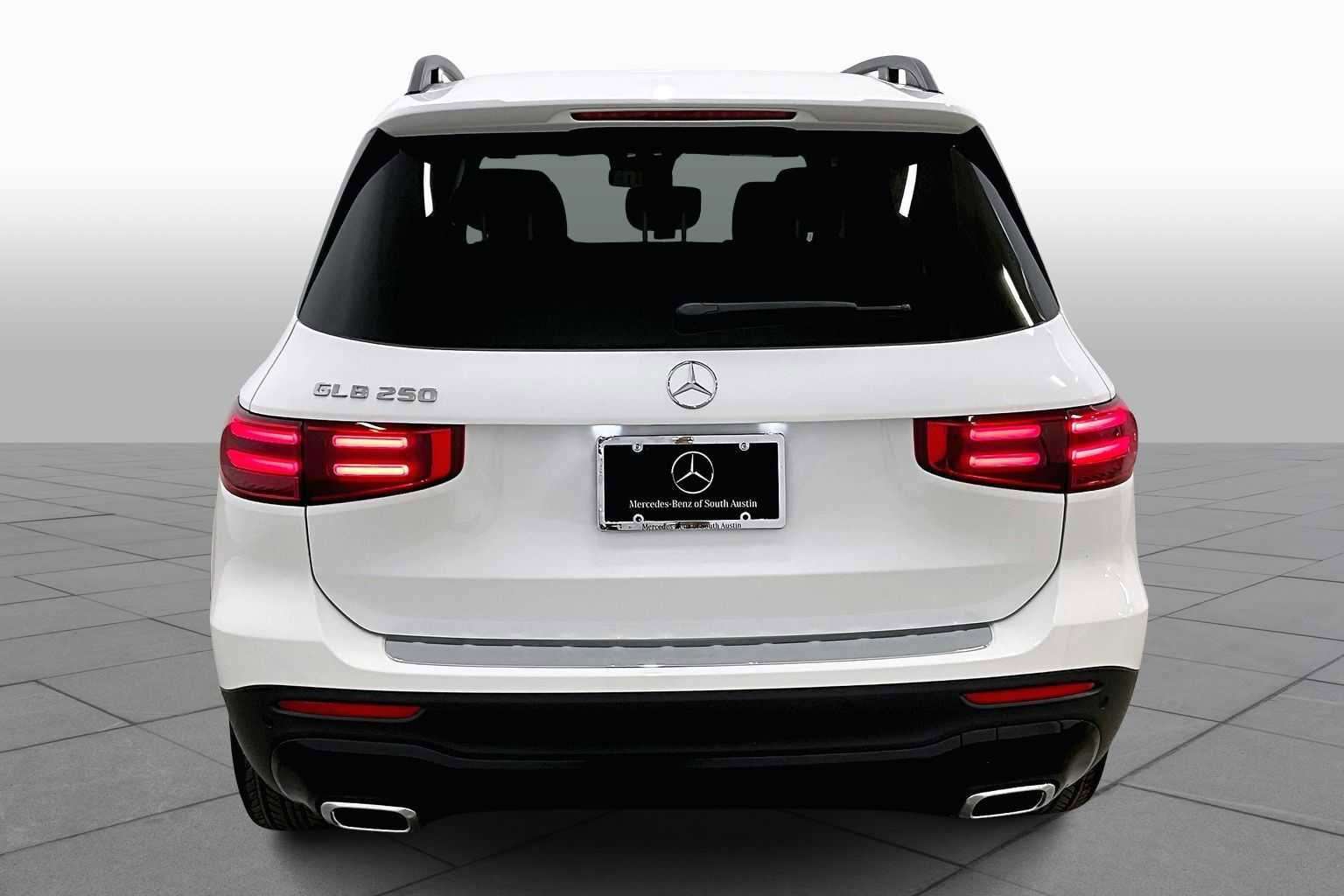 New 2026 Mercedes-Benz GLB 250 image 4