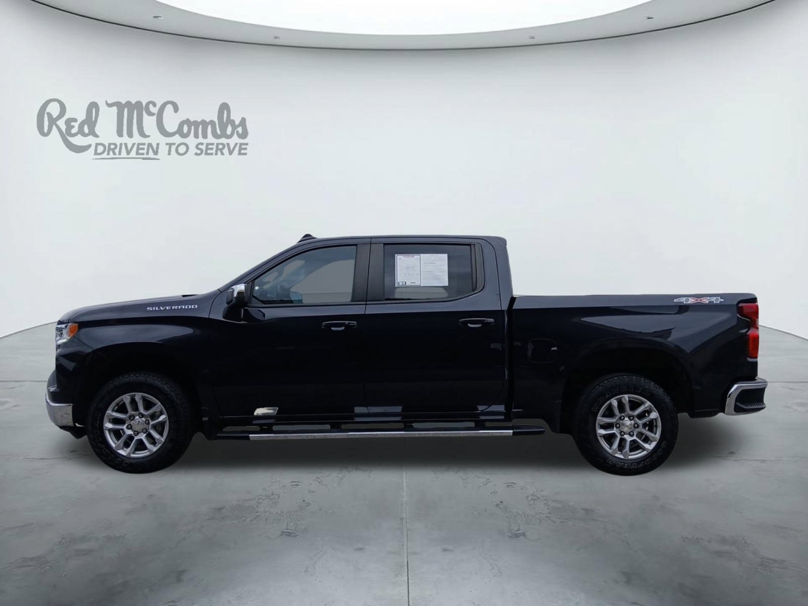 Used 2023 Chevrolet Silverado 1500 LT image 2