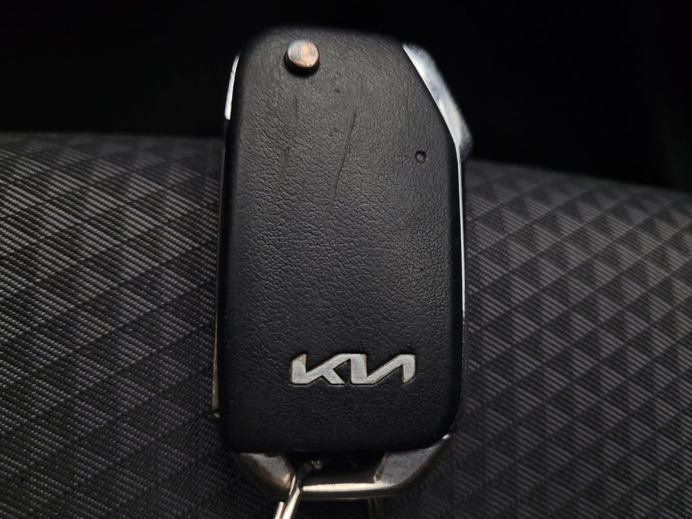 Used 2023 Kia Soul LX w/ LX Technology Package image 32