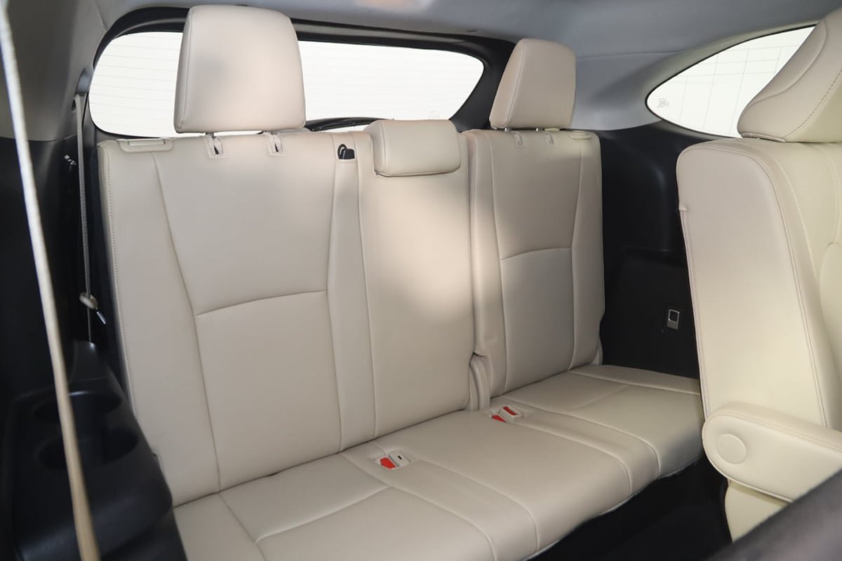 Used 2023 Toyota Highlander Limited AWD/4WD image 16