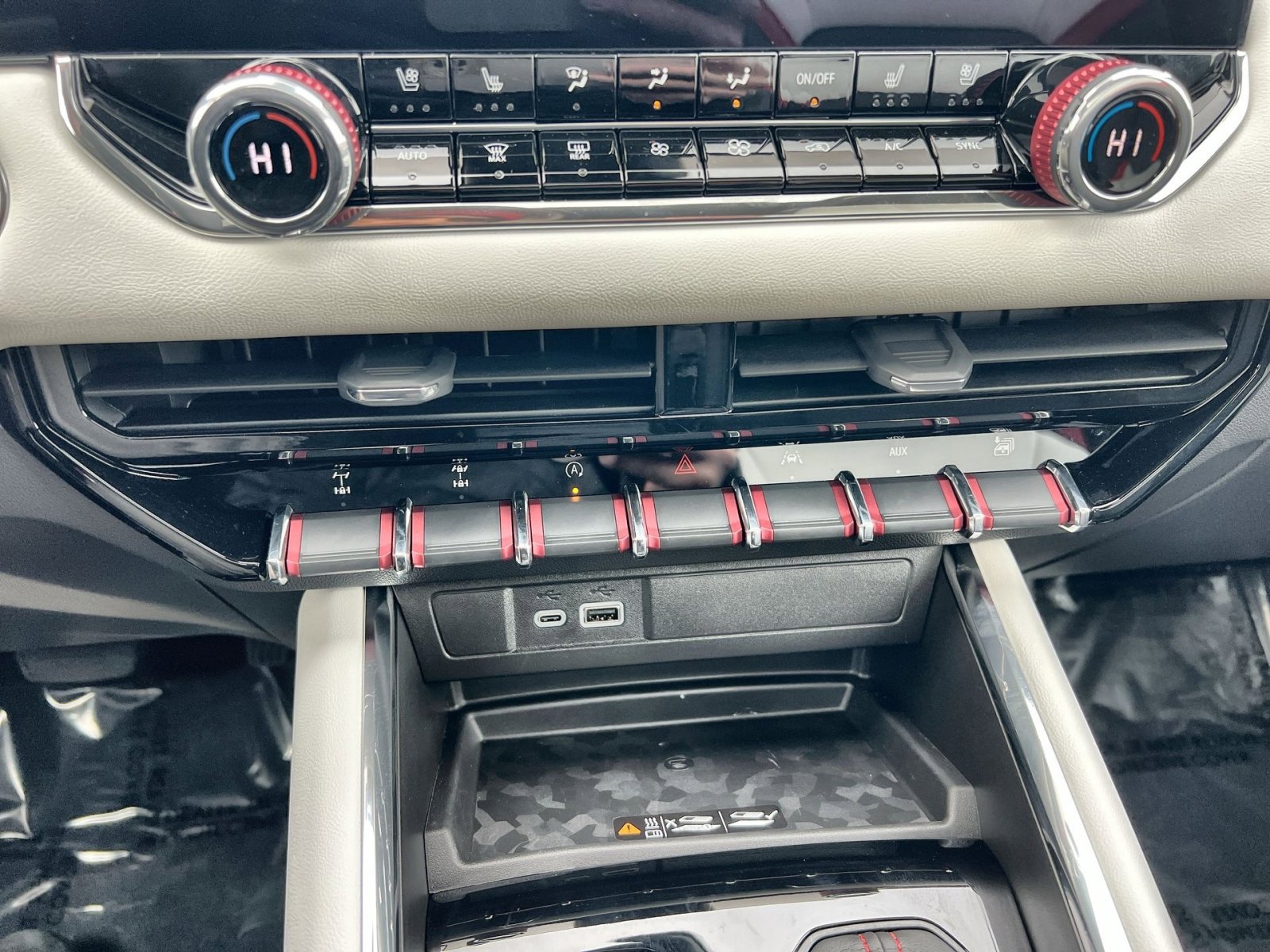 Used 2025 GMC Canyon AT4 w/ AT4X Package image 20