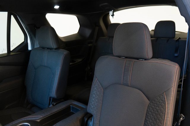 Used 2025 Honda Pilot Sport image 16